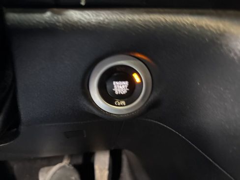 Used 2019 Chrysler Pacifica Touring Plus w/ S Appearance Package image 26