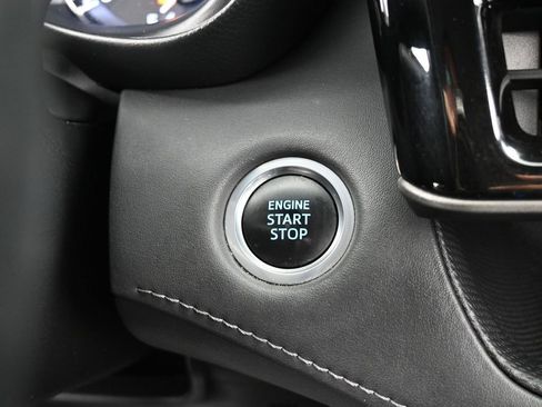 Used 2021 Toyota Highlander XLE image 27