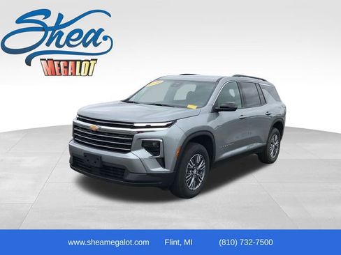 Certified 2026 Chevrolet Traverse LT AWD/4WD image 1