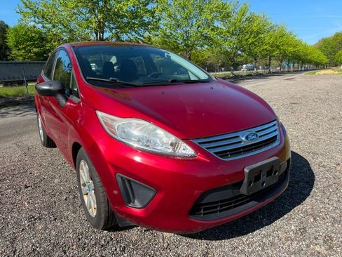 Used 2013 Ford Fiesta SE FWD image 6