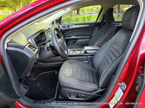Used 2017 Ford Fusion SE image 20