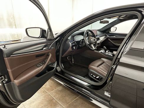 Used 2023 BMW M550i xDrive w/ Executive Package AWD/4WD image 23