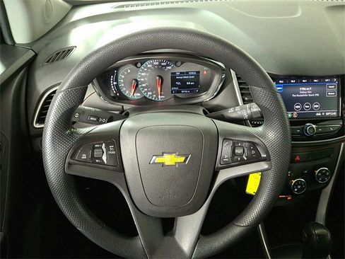 Used 2021 Chevrolet Trax LS w/ Tint and Cruise Package image 18