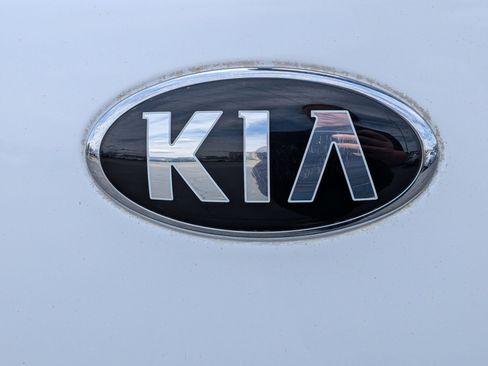 Used 2015 Kia Soul FWD image 13