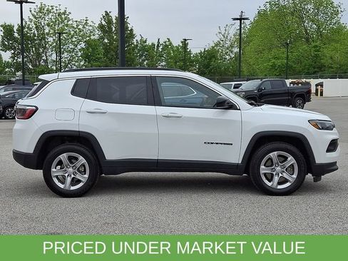 Used 2024 Jeep Compass Latitude AWD/4WD image 10