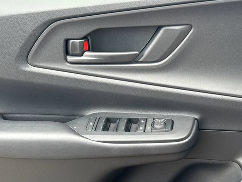 New 2026 Toyota Prius Plug-In Hybrid FWD image 31