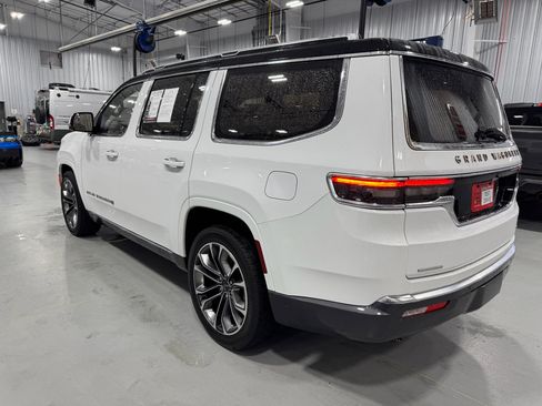 Used 2022 Jeep Grand Wagoneer Series III w/ Rear Seat Video Group 1 image 13