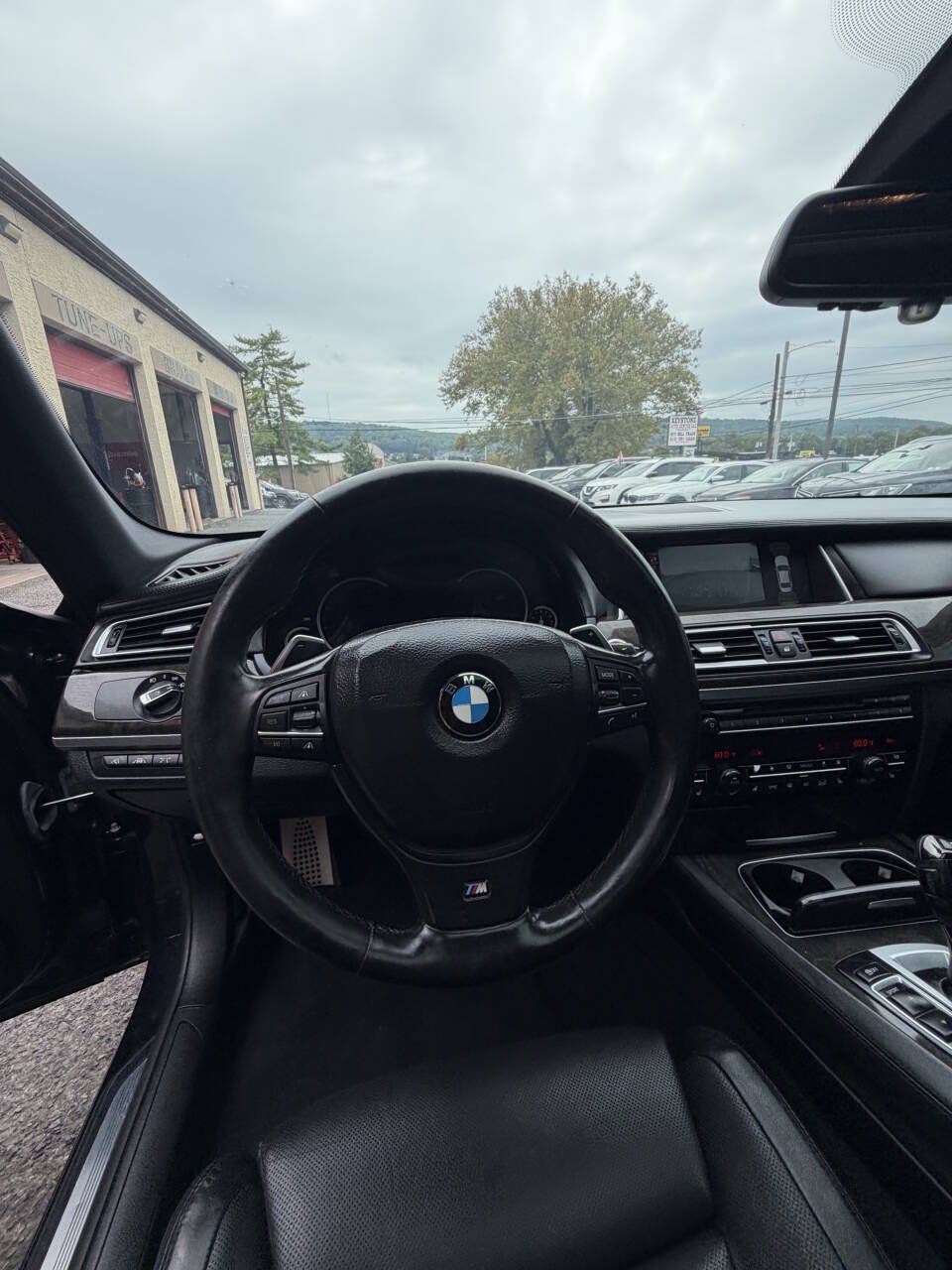 Used 2014 BMW 750Li RWD image 28