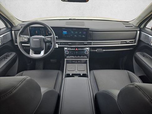 Used 2025 Hyundai Santa Fe SEL image 16
