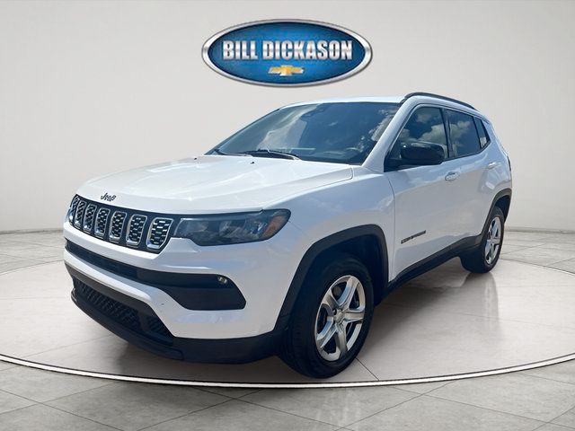 Used 2023 Jeep Compass Latitude AWD/4WD image 3