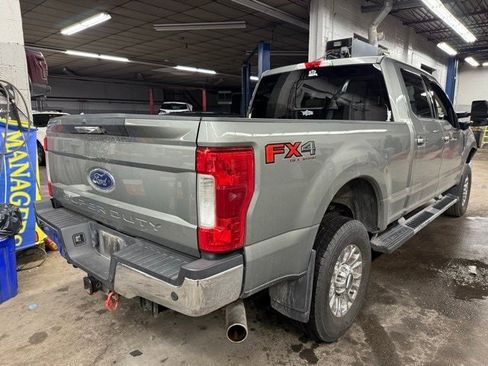 Used 2019 Ford F250 XLT w/ XLT Premium Package image 9