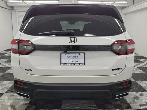 Used 2025 Honda Pilot Sport image 5