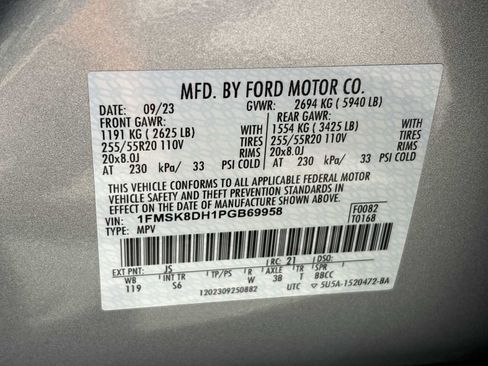 Used 2023 Ford Explorer XLT w/ Equipment Group 202A AWD/4WD image 35