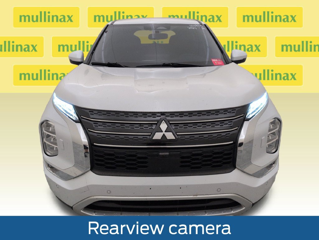Used 2023 Mitsubishi Outlander 4WD Plug-In Hybrid image 13