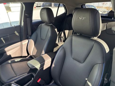 Used 2025 Buick Encore GX Sport Touring image 25