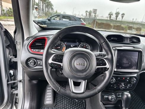 Used 2021 Jeep Renegade Trailhawk image 11