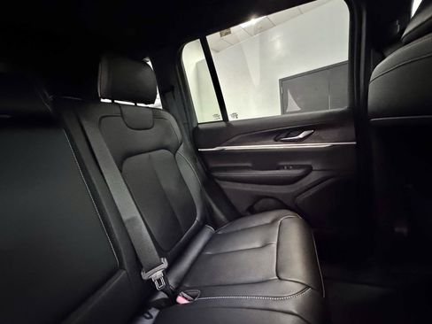 New 2025 Jeep Grand Cherokee Limited image 24