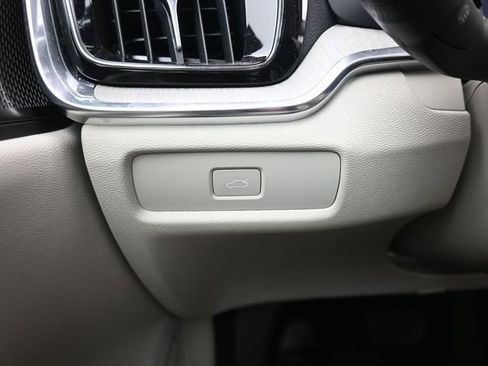 Used 2024 Volvo S60 B5 Ultimate image 28