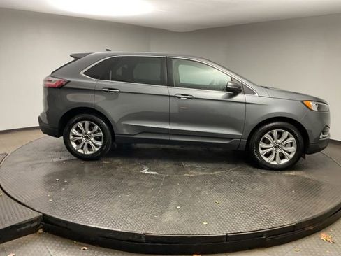 Used 2024 Ford Edge Titanium image 9
