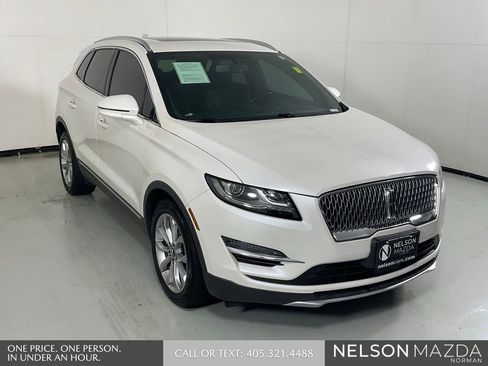 Used 2019 Lincoln MKC Select w/ Select Plus Package FWD image 3