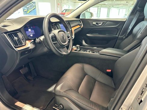 Used 2025 Volvo V60 B5 Cross Country Plus AWD/4WD image 7