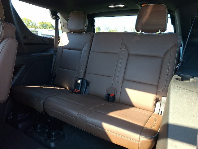 Used 2021 Chevrolet Tahoe High Country w/ Premium Package AWD/4WD image 21