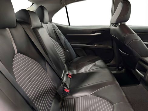 Used 2024 Toyota Camry SE FWD image 11