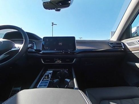 Used 2025 Volkswagen Atlas SEL Premium R-Line image 20