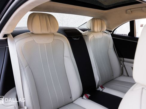 Used 2020 Bentley Flying Spur W12 image 36