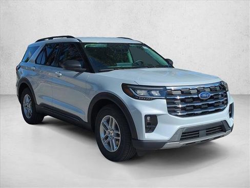 New 2026 Ford Explorer Active w/ Active Comfort Package image 7