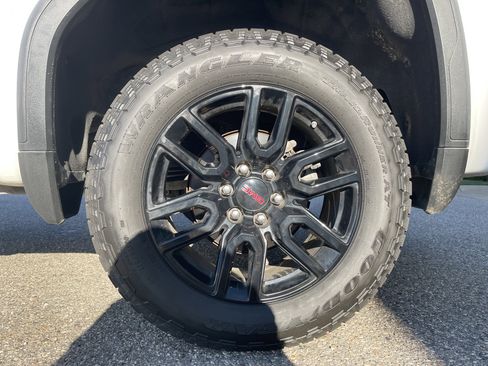 Used 2019 GMC Sierra 1500 Elevation w/ Elevation Value Package AWD/4WD image 22