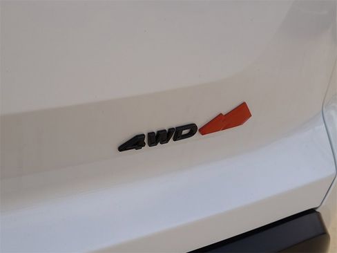 New 2026 Nissan Pathfinder SV image 7