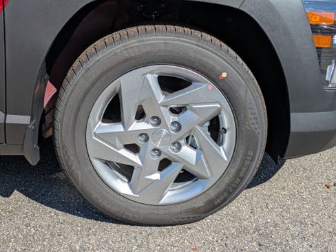 New 2026 Hyundai Kona SE image 11