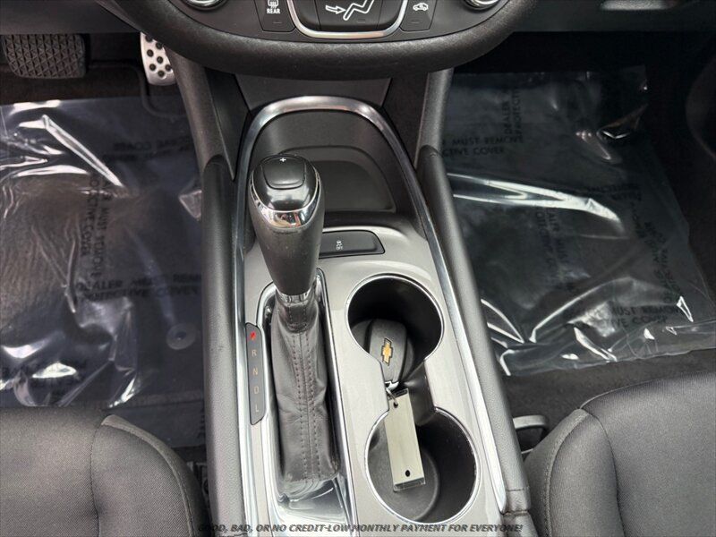 Used 2017 Chevrolet Malibu LT FWD image 25