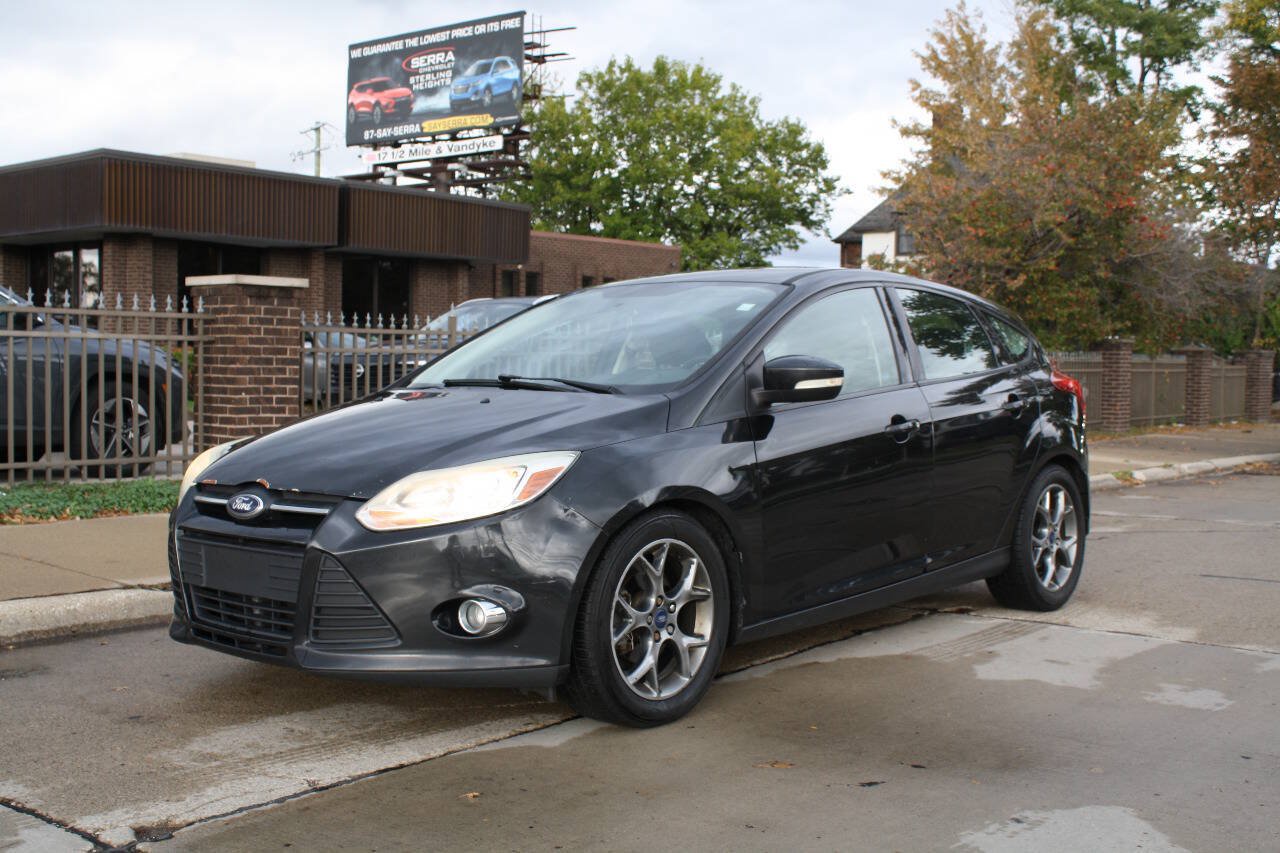 Used 2014 Ford Focus SE w/ Equipment Group 201A FWD image 2