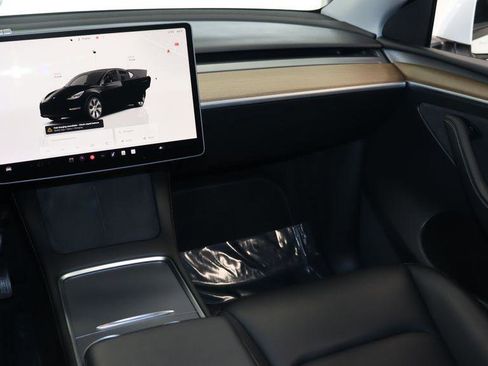 Used 2022 Tesla Model Y Long Range AWD/4WD image 26