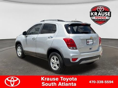 Used 2020 Chevrolet Trax LT w/ LT Convenience Package FWD image 8