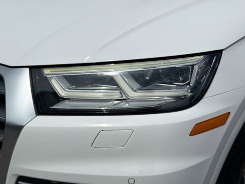 Used 2019 Audi Q5 2.0T Premium Plus w/ Premium Plus Package AWD/4WD image 9