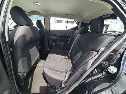 Used 2022 Nissan Kicks S FWD image 4