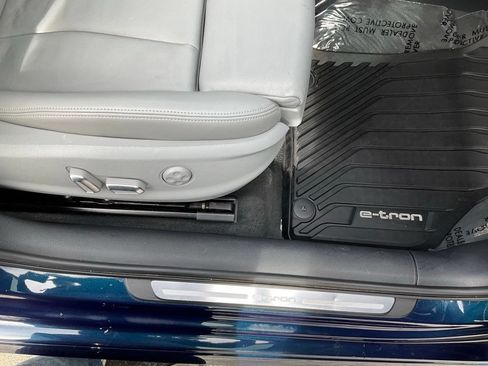 Used 2017 Audi A3 e-tron Prestige w/ Prestige Package FWD image 55