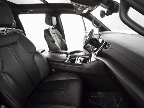 Used 2024 Jeep Wagoneer Series II image 17