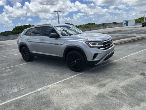 Used 2022 Volkswagen Atlas Cross Sport SE FWD image 17
