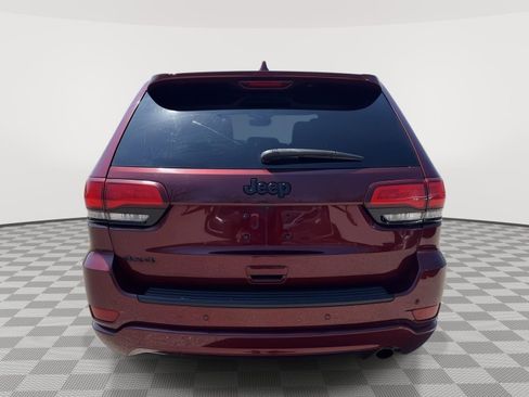 Used 2017 Jeep Grand Cherokee Altitude image 6