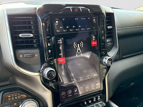 Used 2019 RAM 1500 Laramie AWD/4WD image 16