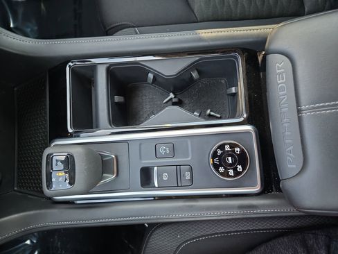 Certified 2024 Nissan Pathfinder SV image 21