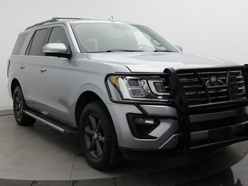 Used 2021 Ford Expedition XLT AWD/4WD image 3
