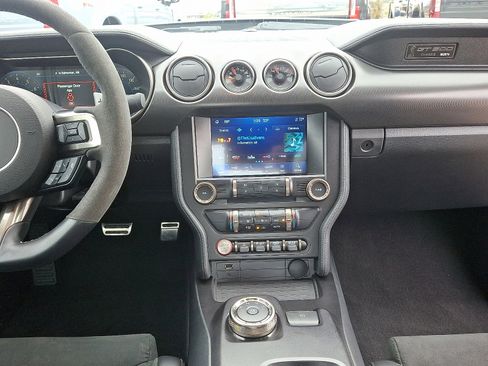 Used 2021 Ford Mustang Shelby GT500 w/ Carbon Fiber Handling Package image 15