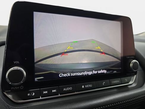 Used 2024 Nissan Rogue S AWD/4WD image 21