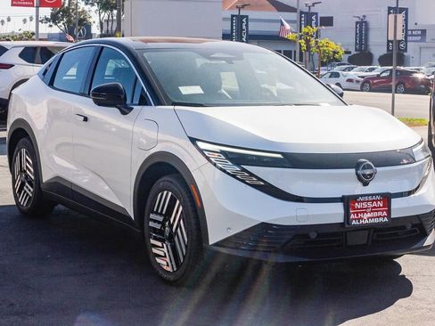 New 2026 Nissan Leaf SV+ w/ Floor Mat Package (SV+) image 4