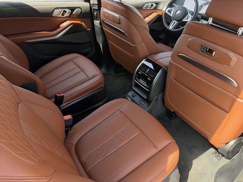 New 2026 BMW X7 M60i image 13